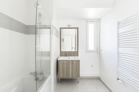 location Appartement T4 DE 82.1m² À VILLEURBANNE - Photo 4