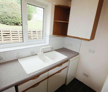 Portland Road, Irthlingborough, Northants, NN9 - Photo 4