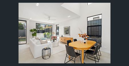 Luxury Four Bedroom + Study Home with Pool in Caringbah South - Photo 2