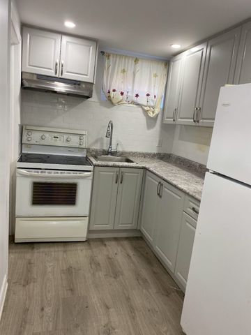 For Lease - 127 Cabot Street, Oshawa, Ontario - Photo 4