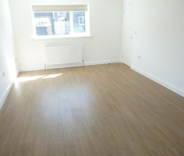 3 bedroom detached house to rent - Photo 3