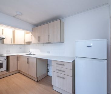 1 Bed Flat, Farley Hill, LU1 - Photo 1