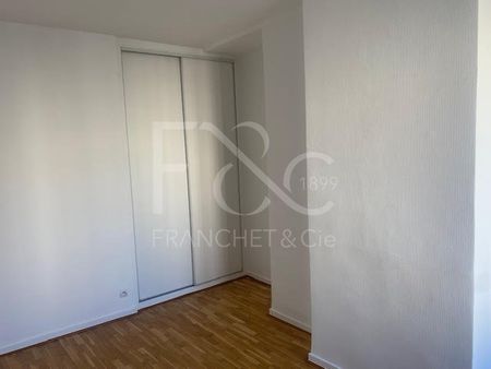 T3 de 75 m² - rue Moncey Lyon 3ème - Photo 4