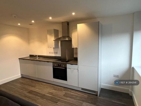 1 bedroom flat to rent - Photo 5
