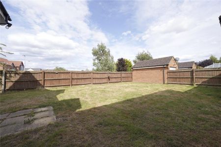 4 bedroom detached house to rent - Photo 3