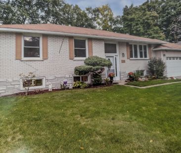 For Lease - 104 Boyne Crescent Unit# MAIN FLOOR, New Tecumseth, Ont... - Photo 2