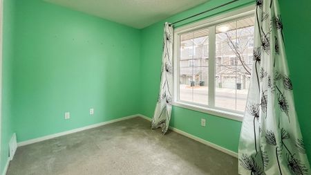 Sunlit 3 Storey End Unit Townhouse. Special Incentive - Photo 5