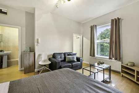 2 MOOR VIEW Leeds - LS6 1AQ - Photo 3