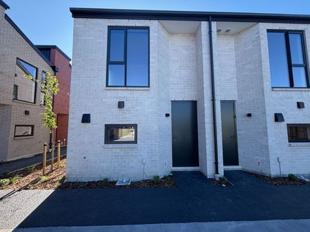 1/88 Holly Road, St Albans, NZ 8014 - Photo 2