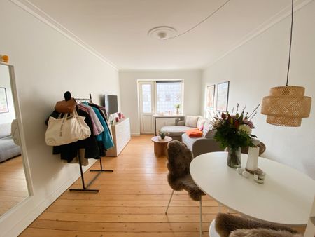 Fin 1-værelses lejlighed med to altaner i Aalborg midtby - Foto 2