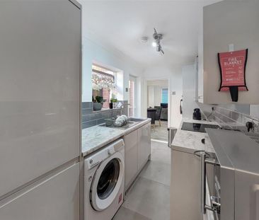 3 bedroom terraced house to rent - Photo 4