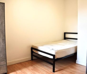 9 bedroom semi-detached house to rent - Photo 3