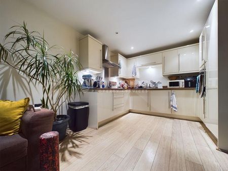 2 bedroom apartment to rent - Photo 5