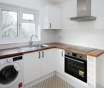 2 bedroom maisonette to rent - Photo 1