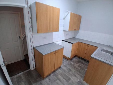 2 bedroom terraced house to rent - Photo 2