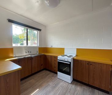 Neat & central 2 bedroom unit in Sarina - Photo 4