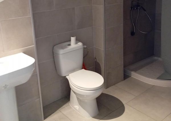 COLIVING Alugo quarto individual Porto Rio Tinto
