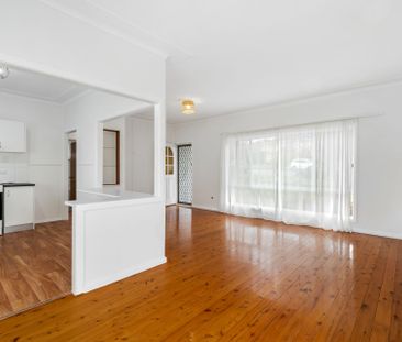 Tidy Two Bedroom Home in Convenient Location - Photo 5