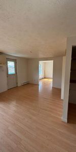 2 CH - 1 SDB - Windsor - $850 /mo - Photo 3