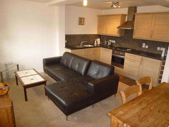 2 bedroom flat to rent - Photo 1