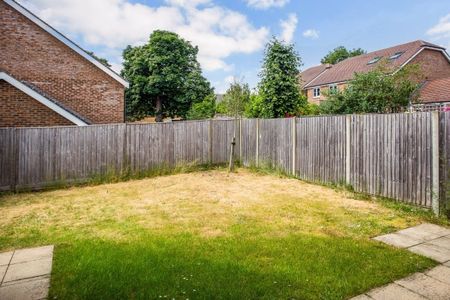 3 bedroom detached house to rent - Photo 2
