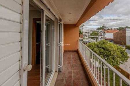 5 bedroom luxury Villa for rent in Almada, Portugal - Photo 2