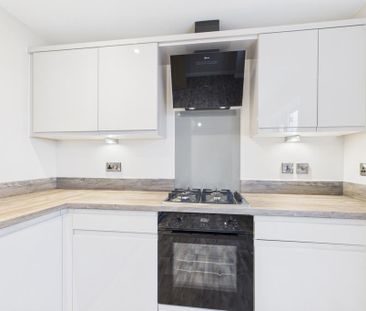 3 bedroom link detached house to rent - Photo 6