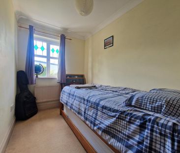 4 bedroom link detached house to rent - Photo 5