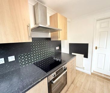 2 bedroom terraced house to rent - Photo 6