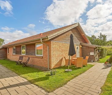 Attraktivt 1-plans rækkehus med egen have og parkering - Foto 1