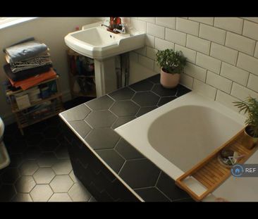 2 bedroom terraced house to rent - Photo 6