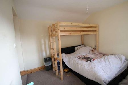 High Street, BS15 - Photo 4