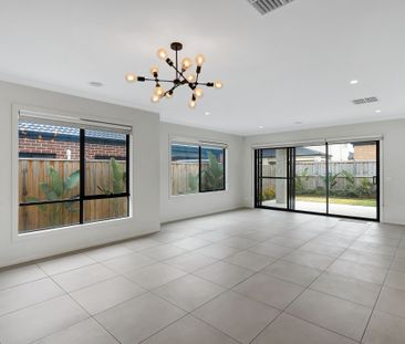 MERIDIAN ESTATE - LARGE FAMILY HOME! - Photo 6