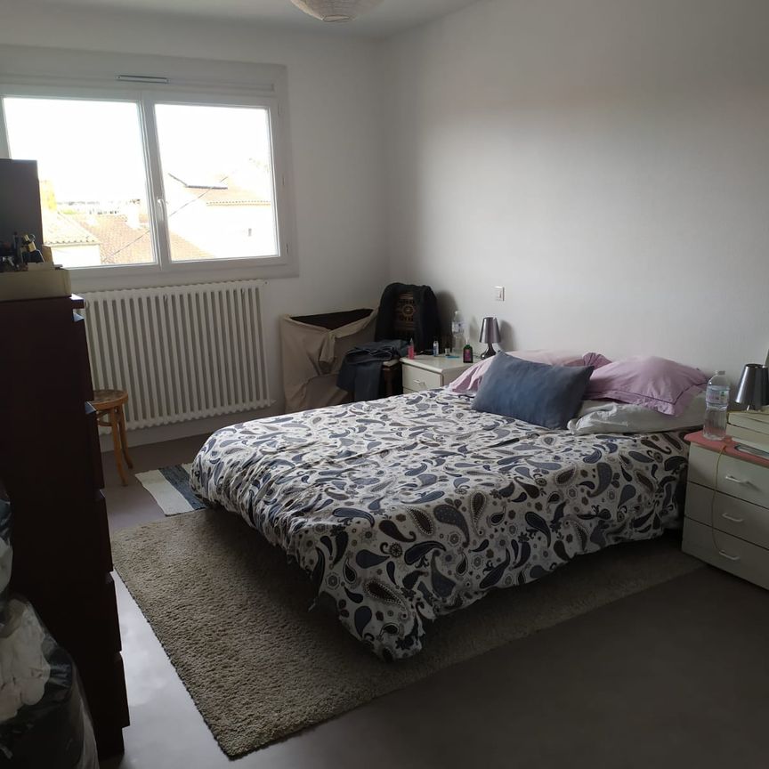 Location Appartement 4 pièces 74m² MARMANDE 47200 - Photo 2