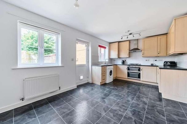 Oakwood Way, Botley, OX2 - Photo 1