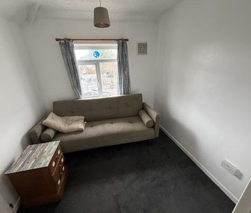 3 bedroom semi-detached house to rent - Photo 6