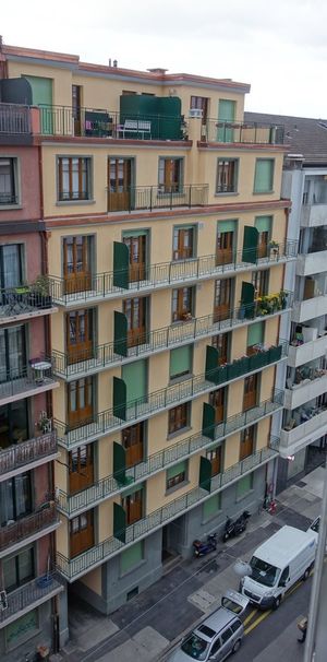 Proche Augustins et Plainpalais - Photo 1