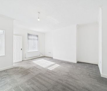 2 bedroom end of terrace house to rent - Photo 2