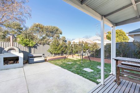 CENTRALLY LOCATED HOME! - Photo 3
