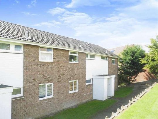 Portland Road, Irthlingborough, Northants, NN9 - Photo 1