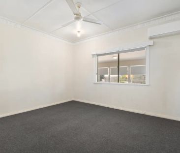 Value in Camp Hill - Air Conditioned - Bright and Airy - Photo 2