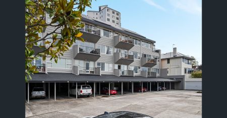 Stylish Apartment in the Heart of Battery Point - Photo 5