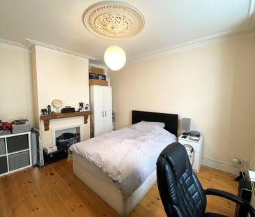 4 bedroom terraced house to rent - Photo 3