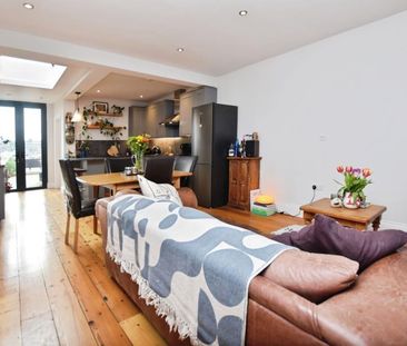 2 bedroom terraced house to rent - Photo 3