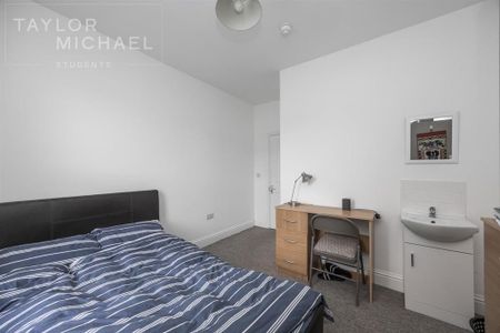 6 bedroom flat to rent - Photo 5