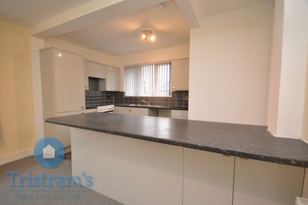 2 bed Flat for Rent - Photo 5
