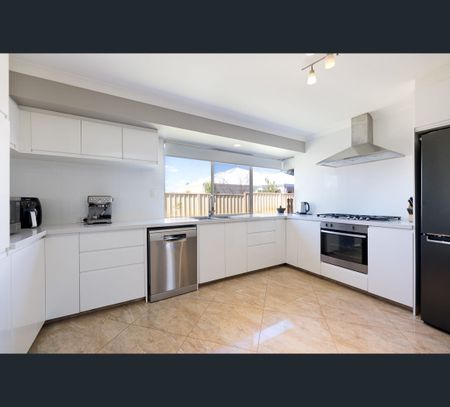 88 Kingfisher Ave, Ballajura, WA 6066 - Photo 5