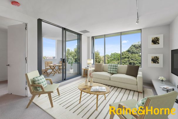 Bright & Leafy Garden House Apartment - Photo 1