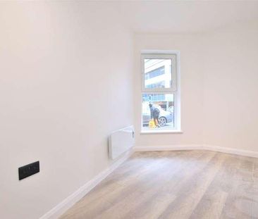 London Road, Redhill, Surrey, RH1 - Photo 6