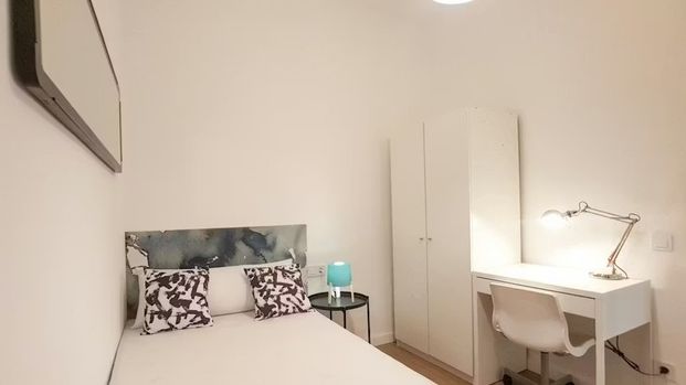 Gran Via de les Corts Catalanes, Barcelona, Catalonia 08007 - Photo 1